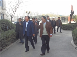 省厅领导参观福利院